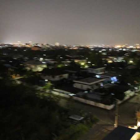Lee Place Phatthanakan Condo Bangkok Luaran gambar