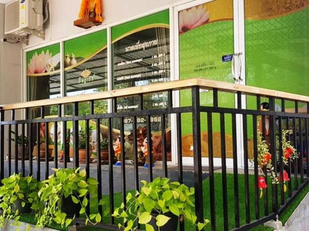 Lee Place Phatthanakan Condo Bangkok Luaran gambar